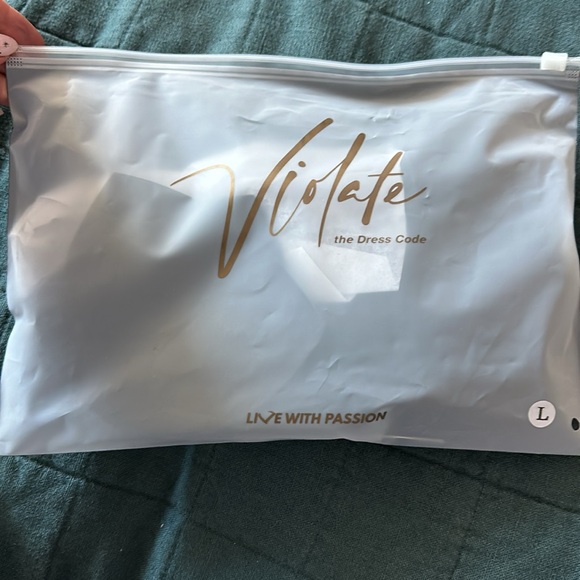 Violate the dress code sports bra - Picture 3 of 7